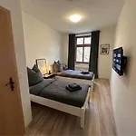 Yourfavoritebed Monteurunterkunft Zentrum - Wlan, Waschmaschine Zentral 3* Zwickau
