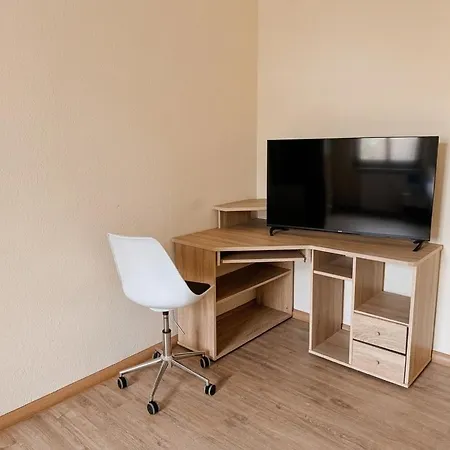 Yourfavoritebed Monteurunterkunft Zentrum - Wlan, Waschmaschine Zentral Hotel apartamentowy Zwickau