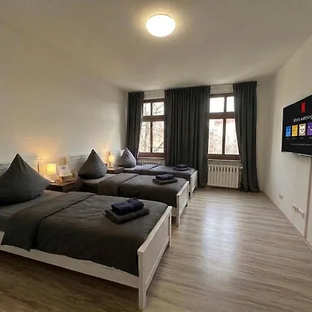 Yourfavoritebed Monteurunterkunft Zentrum - Wlan, Waschmaschine Zentral Hotel apartamentowy Zwickau