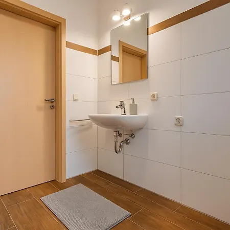 Yourfavoritebed Monteurunterkunft Zentrum - Wlan, Waschmaschine Zentral 3* Zwickau