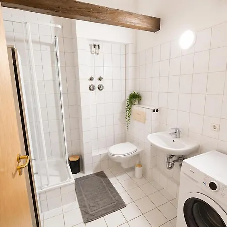 Hotel apartamentowy Yourfavoritebed Monteurunterkunft Zentrum - Wlan, Waschmaschine Zentral 3*