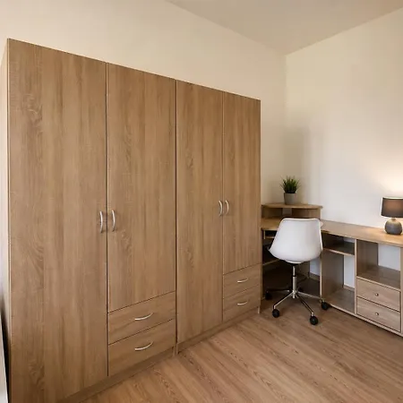 Yourfavoritebed Monteurunterkunft Zentrum - Wlan, Waschmaschine Zentral Hotel apartamentowy Zwickau