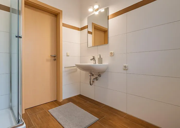 Yourfavoritebed Monteurunterkunft Zentrum - Wlan, Waschmaschine Zentral 3* Zwickau